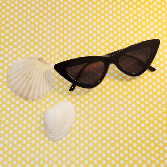 unknown Accessories - New - Womens Black Cat Eye Polarized UV Protection Sporty Sunglasses